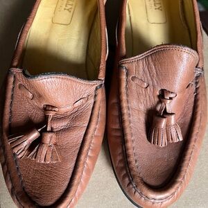 Bally vintage Women’s Tan Leather Tassel Loafers